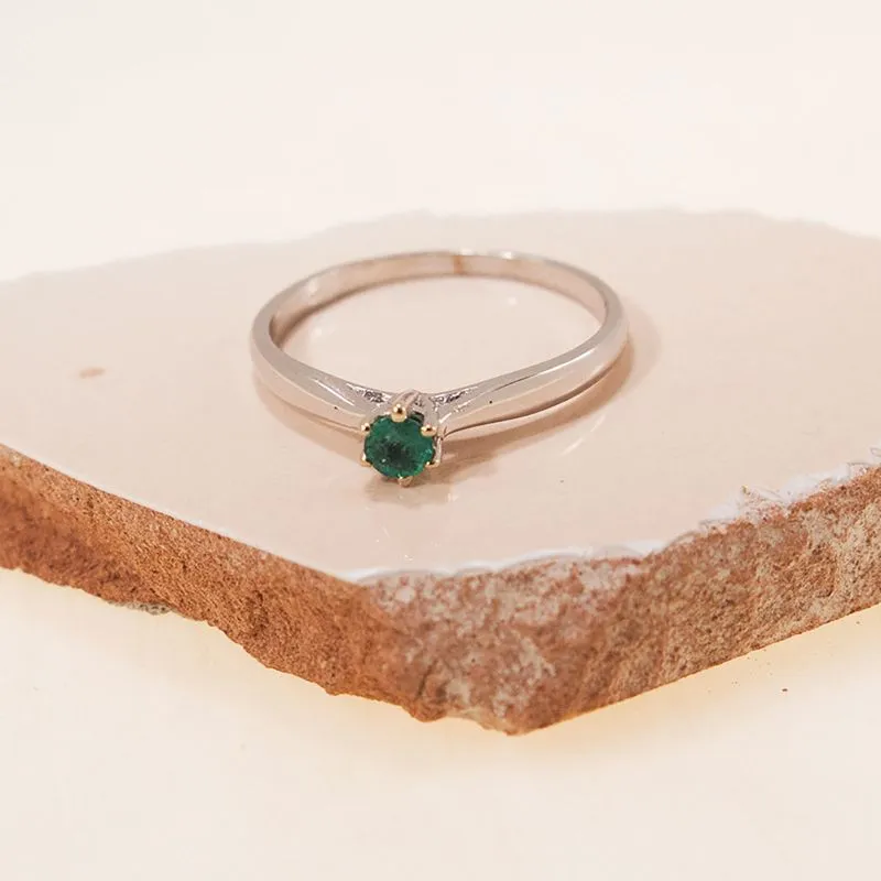 14K White Gold Round Green Emerald 3mm Ring