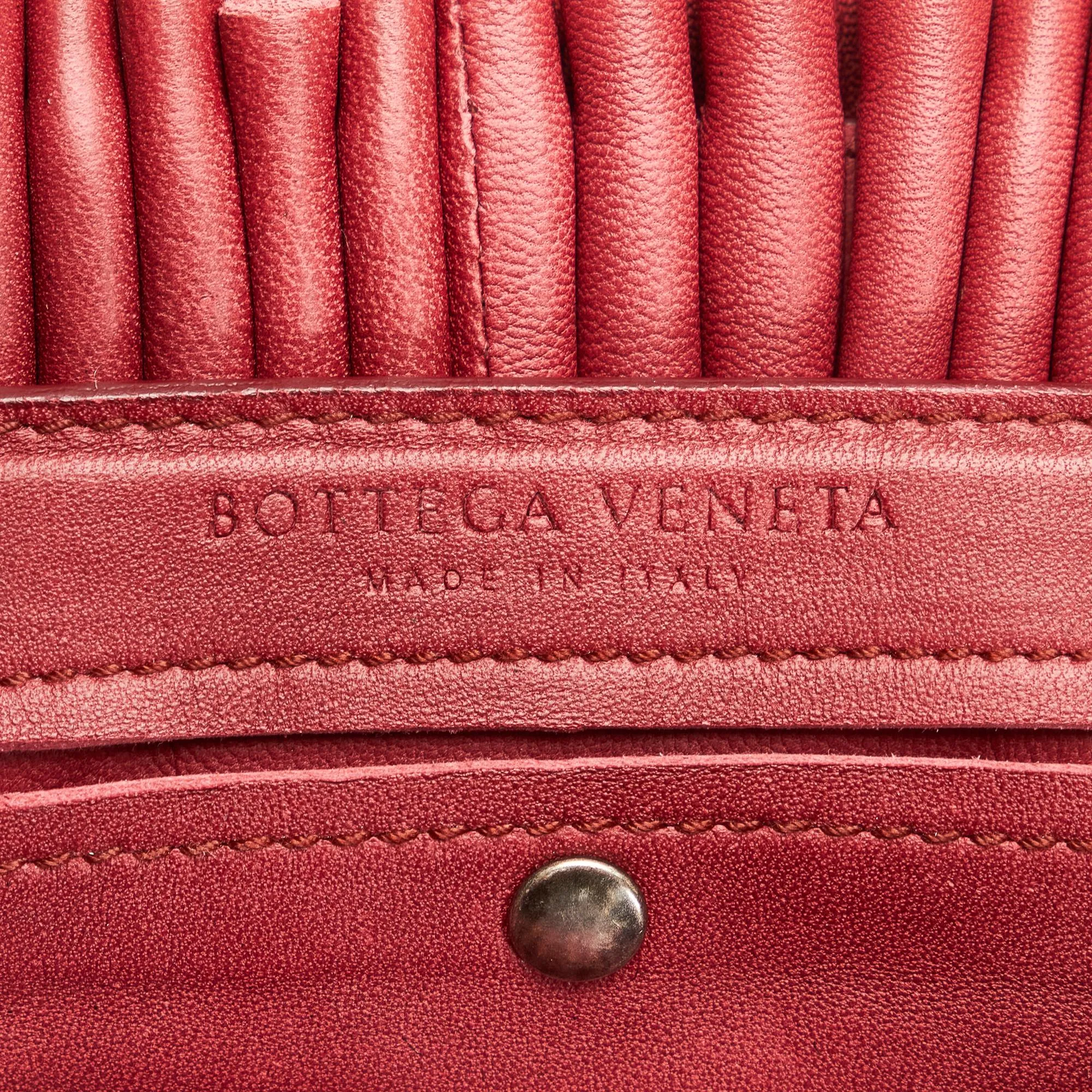 Bottega Veneta Leather Handbag (SHG-KT4KgR)