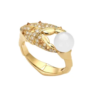 Jewels Verne Crab Pincer Pearl Ring