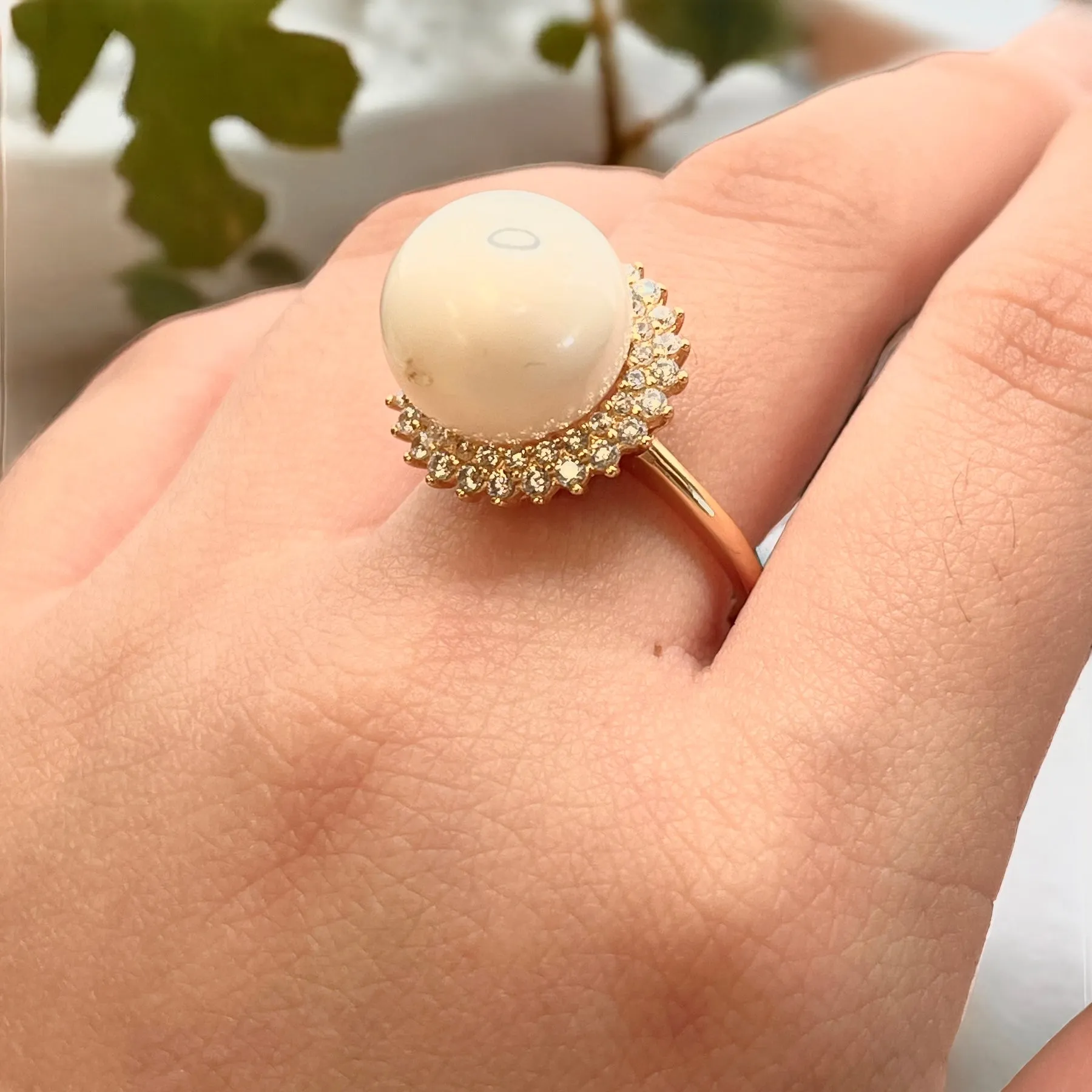 SOUTH SEA PEARL IN MICRON GOLD SETTING